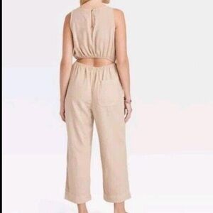 Universal Thread Beige Sleeveless Linen Jumpsuit V-Neck Cutout Back